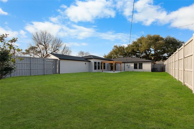 12450 High Meadow Drive, Dallas, TX 75244