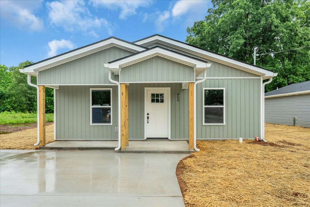 900 East Decherd Street, Tullahoma, TN 37388