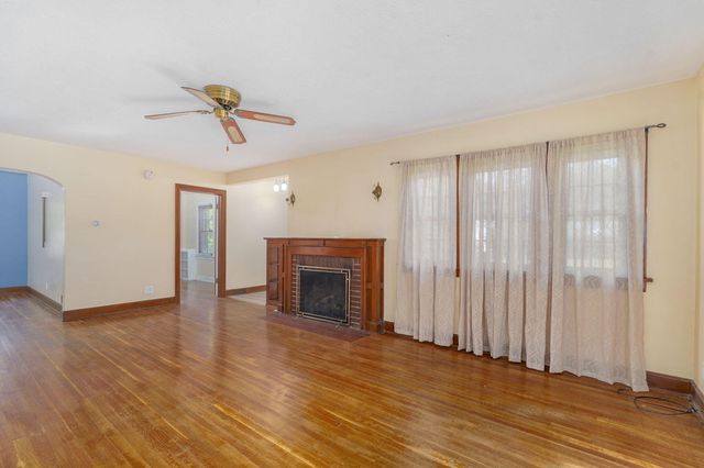1328 E Bennett Street, Springfield, MO 65804