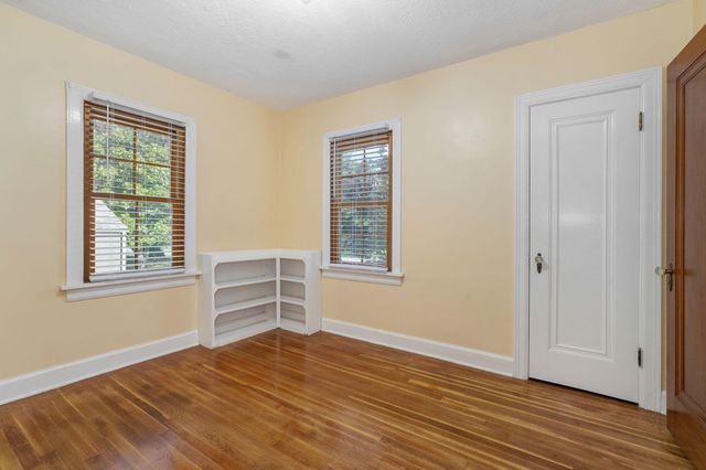 1328 E Bennett Street, Springfield, MO 65804