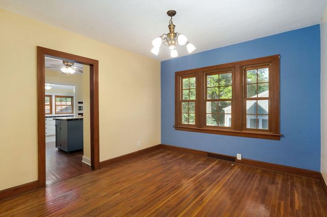 1328 E Bennett Street, Springfield, MO 65804