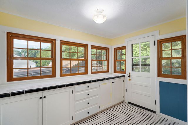 1328 E Bennett Street, Springfield, MO 65804