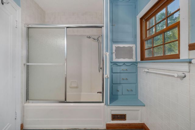 1328 E Bennett Street, Springfield, MO 65804