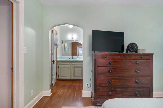 1328 E Bennett Street, Springfield, MO 65804