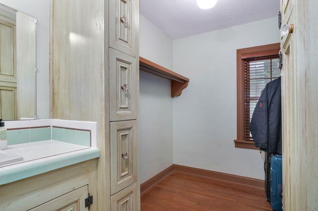 1328 E Bennett Street, Springfield, MO 65804