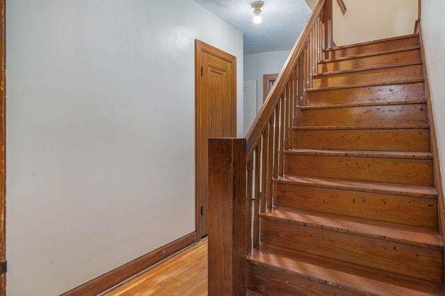 1328 E Bennett Street, Springfield, MO 65804