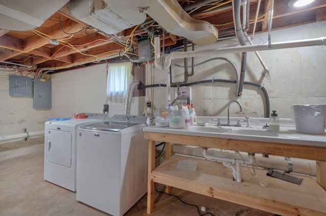 1328 E Bennett Street, Springfield, MO 65804