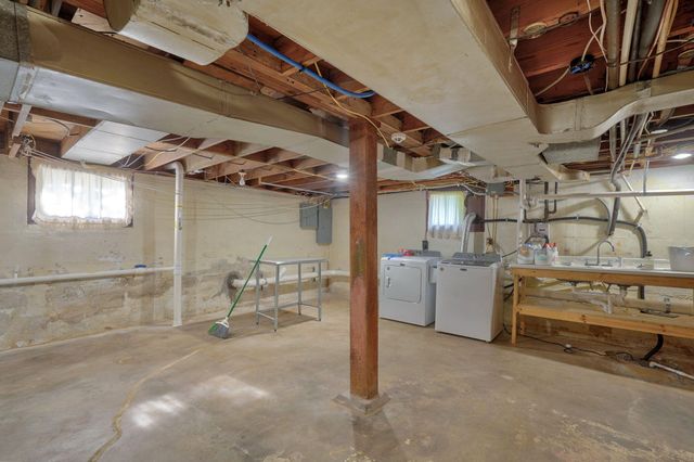 1328 E Bennett Street, Springfield, MO 65804