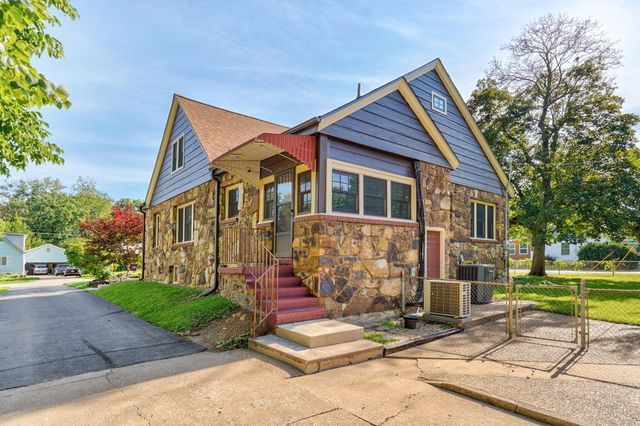 1328 E Bennett Street, Springfield, MO 65804