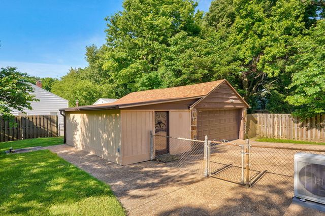 1328 E Bennett Street, Springfield, MO 65804