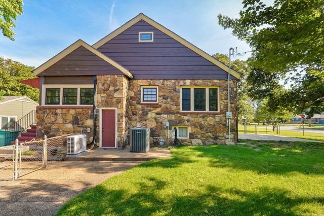 1328 E Bennett Street, Springfield, MO 65804