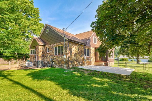1328 E Bennett Street, Springfield, MO 65804