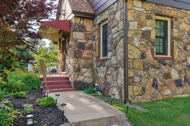 1328 E Bennett Street, Springfield, MO 65804