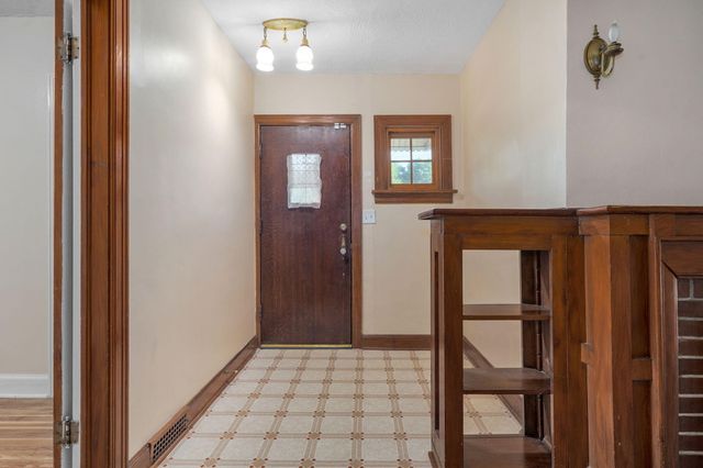 1328 E Bennett Street, Springfield, MO 65804