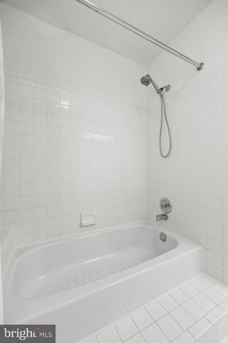 320 LONGSTONE DR, Cherry Hill, NJ 08003