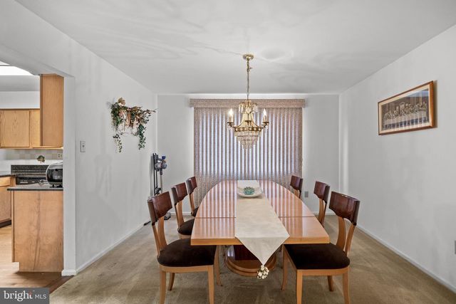 320 LONGSTONE DR, Cherry Hill, NJ 08003