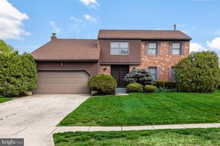 320 LONGSTONE DR, Cherry Hill, NJ 08003