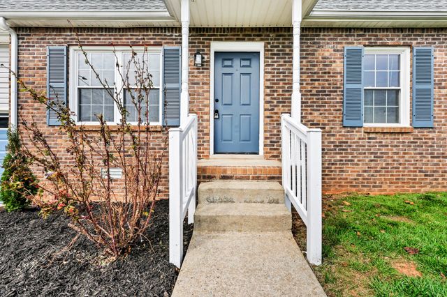 1402 Marla Ct, Clarksville, TN 37042