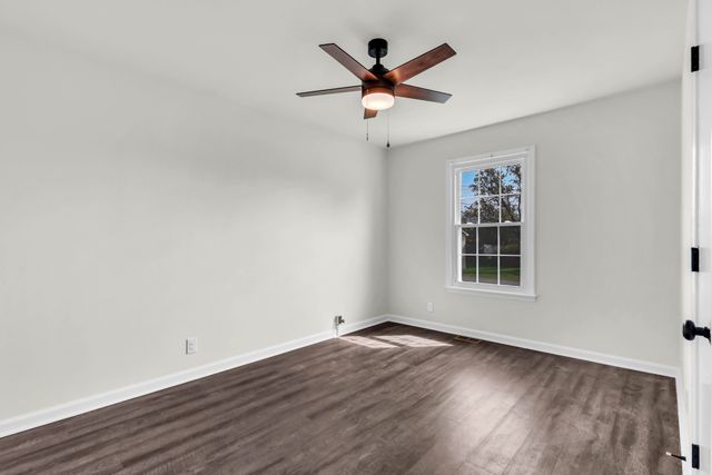 1402 Marla Ct, Clarksville, TN 37042