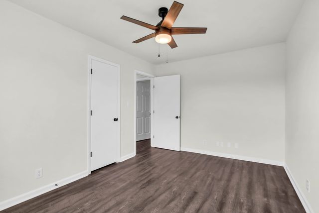 1402 Marla Ct, Clarksville, TN 37042