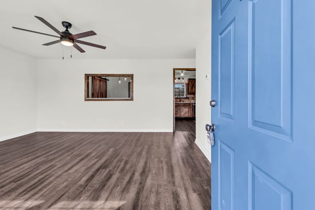 1402 Marla Ct, Clarksville, TN 37042