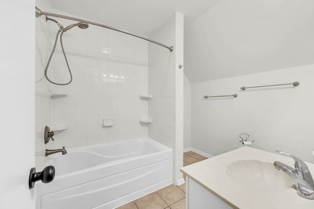 1402 Marla Ct, Clarksville, TN 37042