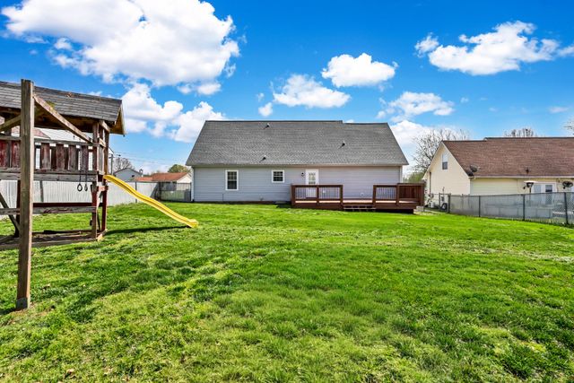 1402 Marla Ct, Clarksville, TN 37042