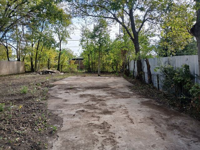 3216 Sharon Street, Dallas, TX 75211