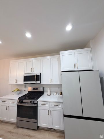 3557 S ACADIA SUMMIT LN, Magna, UT 84044