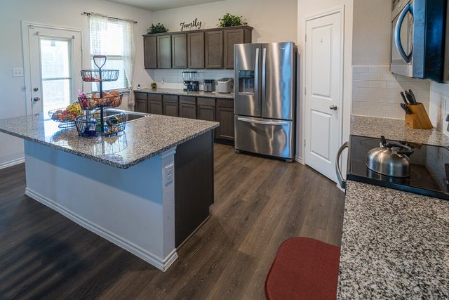 2070 Puma Street, Crandall, TX 75114