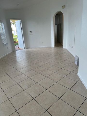 1056 NE 39th Avenue, Homestead, FL 33033