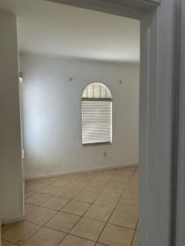 1056 NE 39th Avenue, Homestead, FL 33033