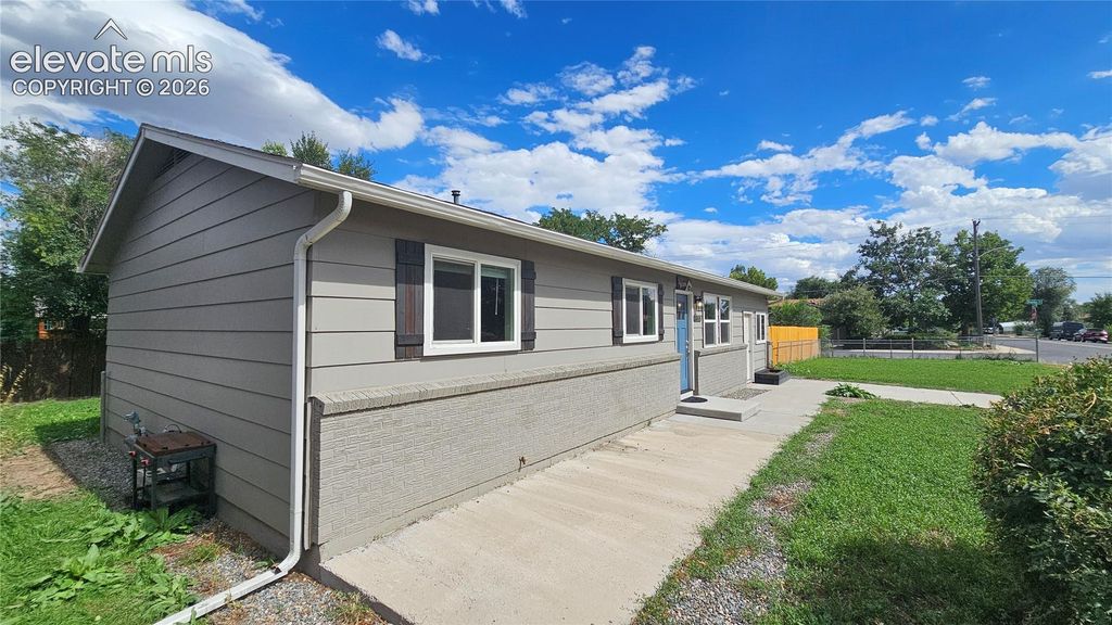 1081 Maxwell Street, Colorado Springs, CO 80906 — photo 2