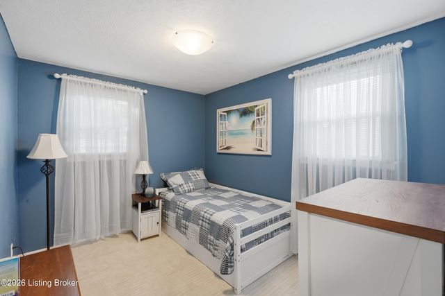 13605 Tennis Blvd, Louisville, KY 40272