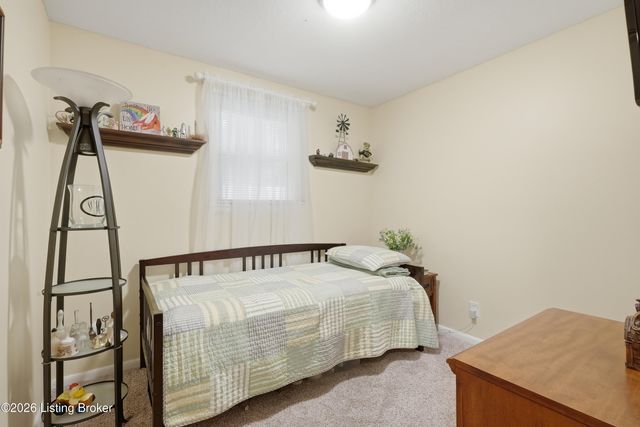 13605 Tennis Blvd, Louisville, KY 40272