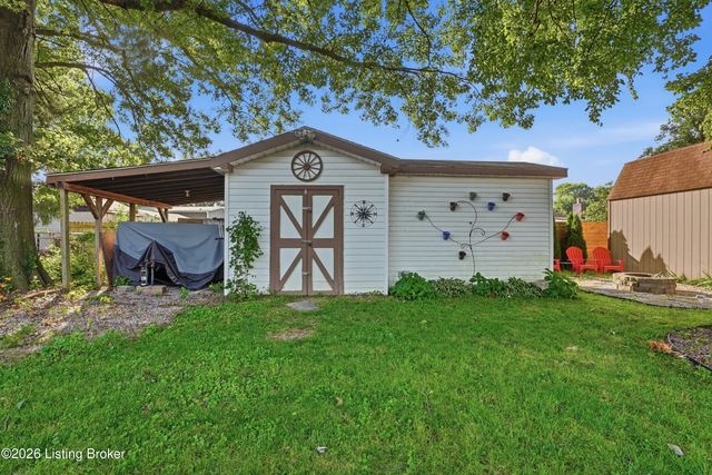 13605 Tennis Blvd, Louisville, KY 40272