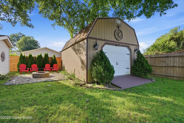 13605 Tennis Blvd, Louisville, KY 40272