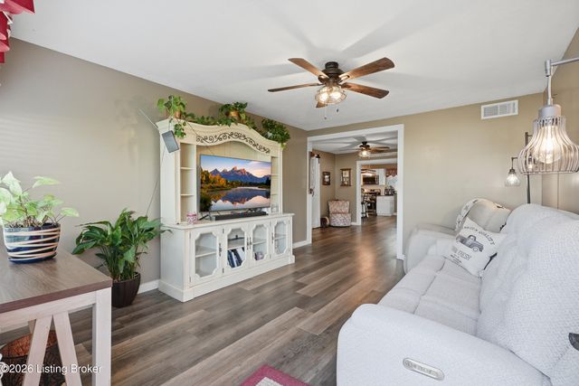 13605 Tennis Blvd, Louisville, KY 40272