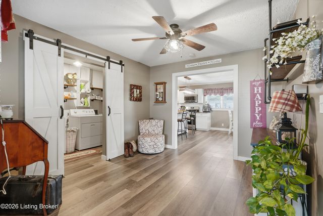 13605 Tennis Blvd, Louisville, KY 40272