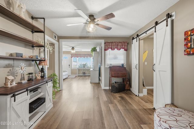 13605 Tennis Blvd, Louisville, KY 40272
