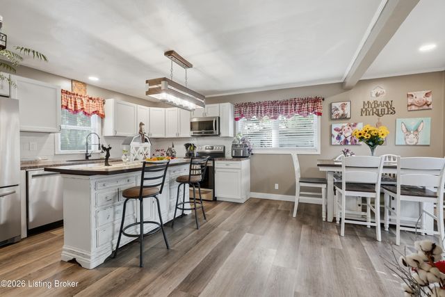 13605 Tennis Blvd, Louisville, KY 40272