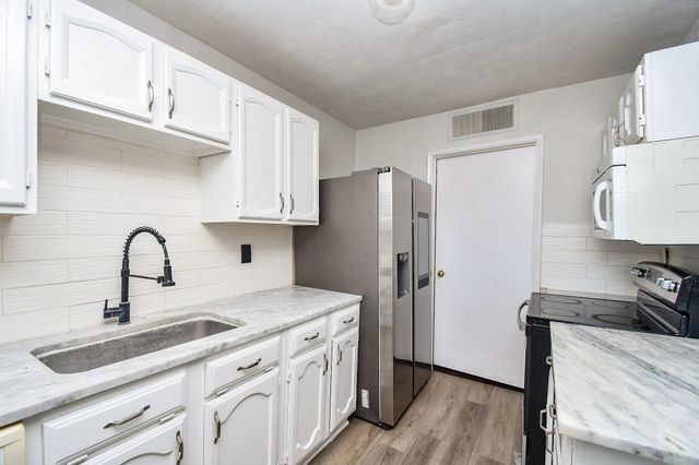 6915 Jeb Stuart Drive, Richmond, TX 77469