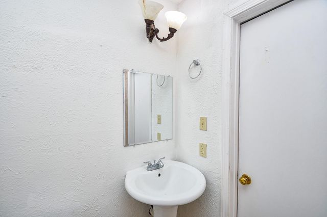 6915 Jeb Stuart Drive, Richmond, TX 77469