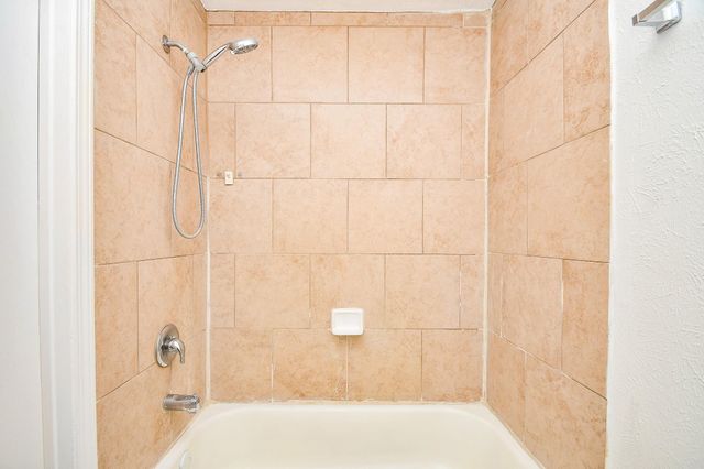 6915 Jeb Stuart Drive, Richmond, TX 77469