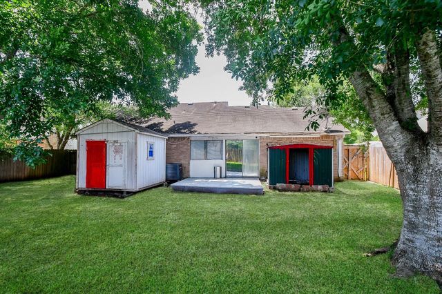 6915 Jeb Stuart Drive, Richmond, TX 77469