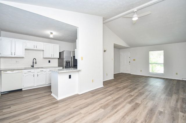 6915 Jeb Stuart Drive, Richmond, TX 77469