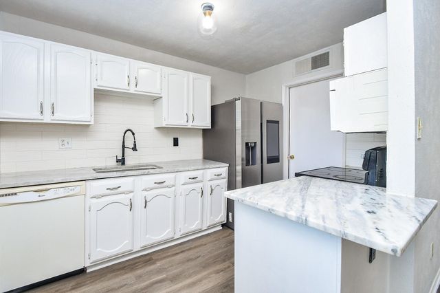 6915 Jeb Stuart Drive, Richmond, TX 77469