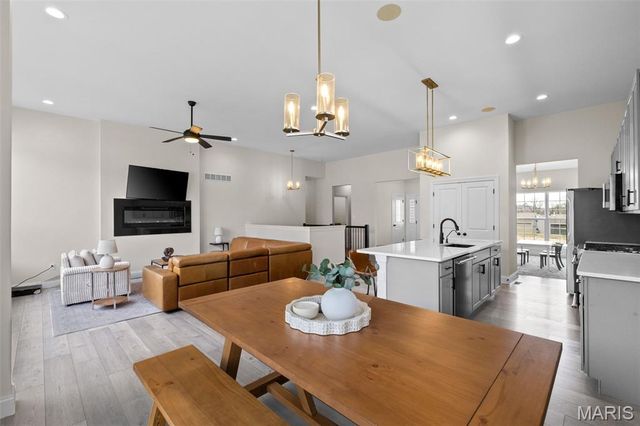 1404 Bloomfield Drive, Eureka, MO 63025