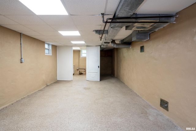 1637 W MOSS Avenue, Peoria, IL 61606