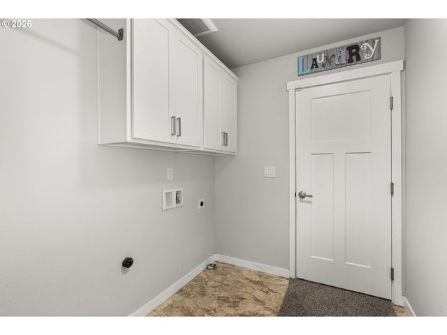 3115 ZENKNER VALLEY Rd, Centralia, WA 98531